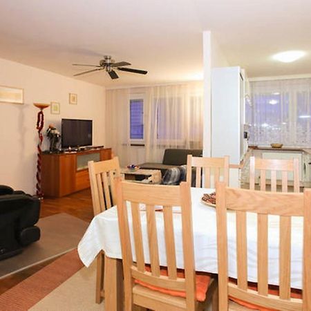 Apartment Mariahilf - 4Rooms4You Wina Ruang foto