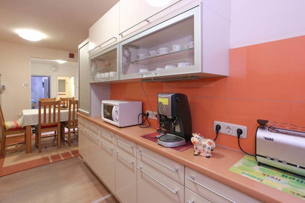 Apartment Mariahilf - 4Rooms4You Wina Ruang foto